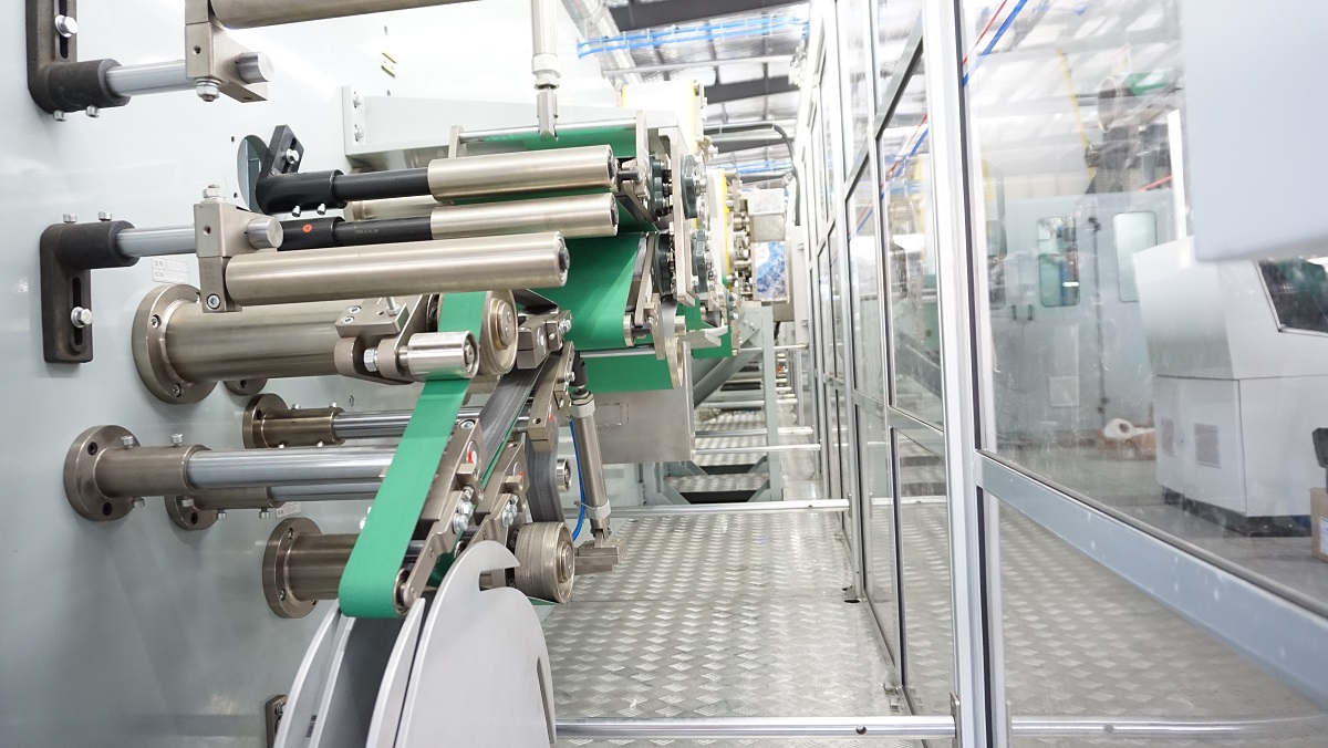 Полностью автоматический завод по производству подгузников для новорожденных